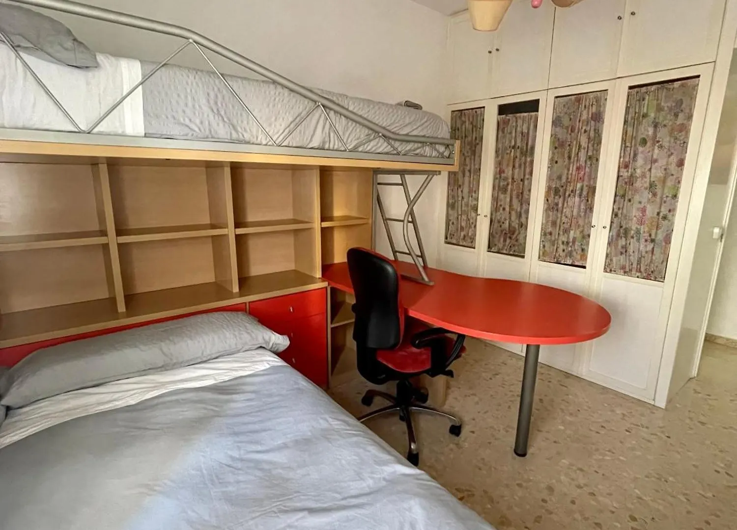 Piso Azores-Fibes Sevilla España