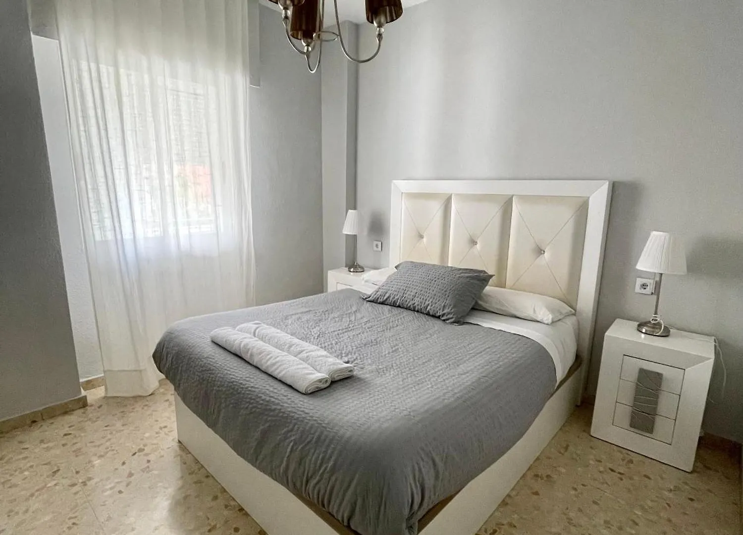 Piso Azores-Fibes Sevilla 0*,  España